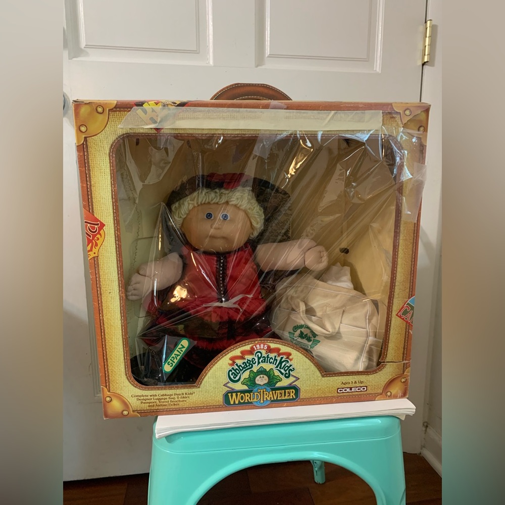 Vintage Cabbage Patch World Traveler Spain Blonde Blue Eye Girl Doll